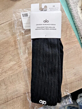 Alo Unisex Scrunch Sock Black Medium NWT
